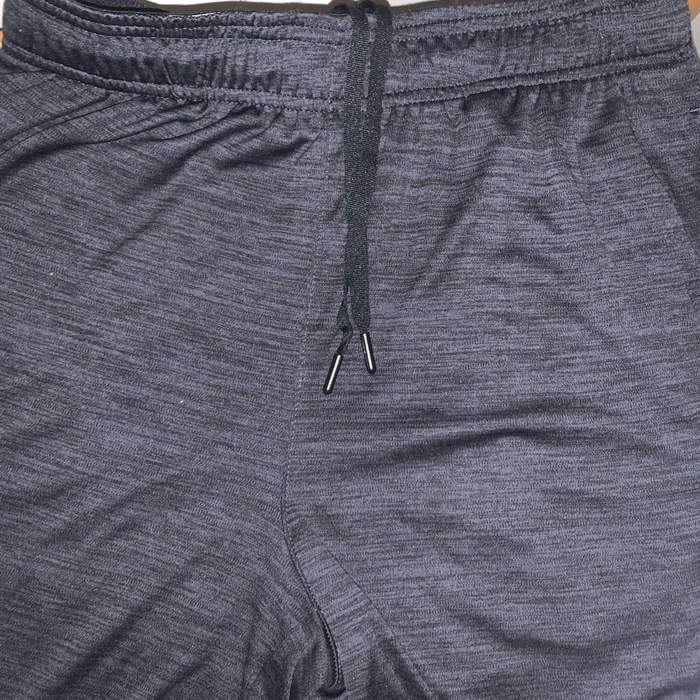 Shorts - Picture 3 of 3